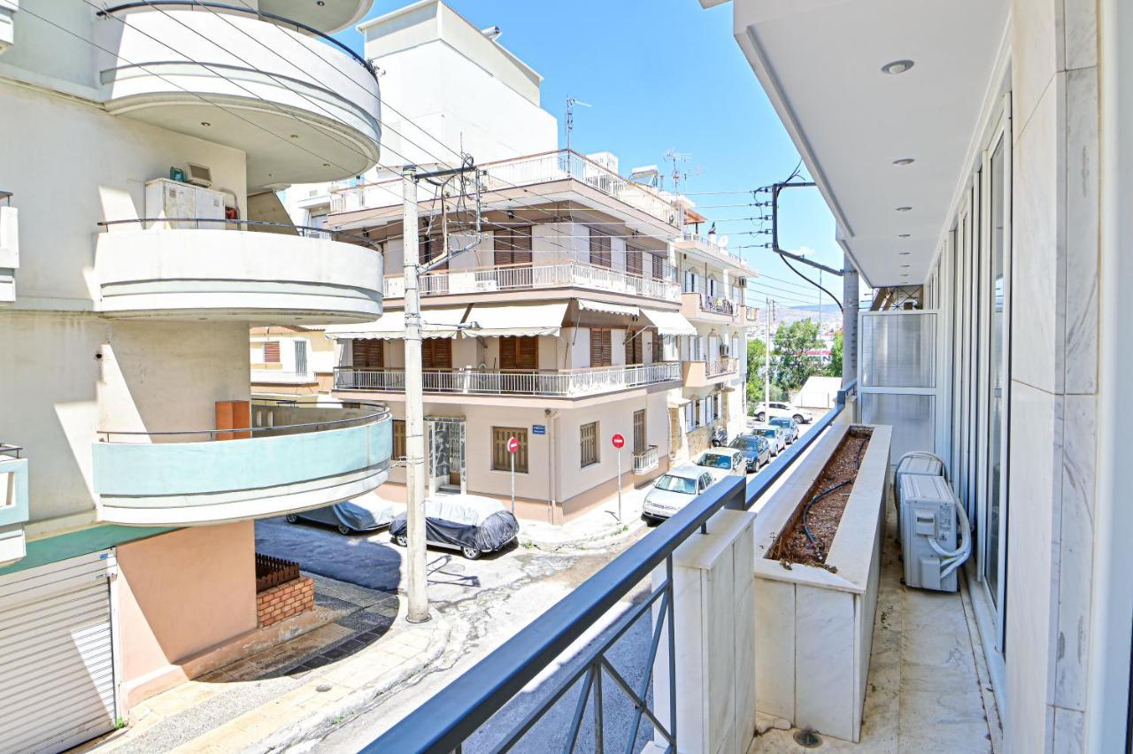 Cozy Apartment Located On The Piraeus Port Area Exterior photo